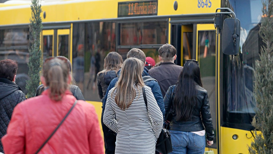 У Києві через удар БпЛА по Північному мосту змінено маршрути автобусів та тролейбусів У Києві через удар БпЛА по Північному мосту змінено маршрути автобусів та тролейбусів